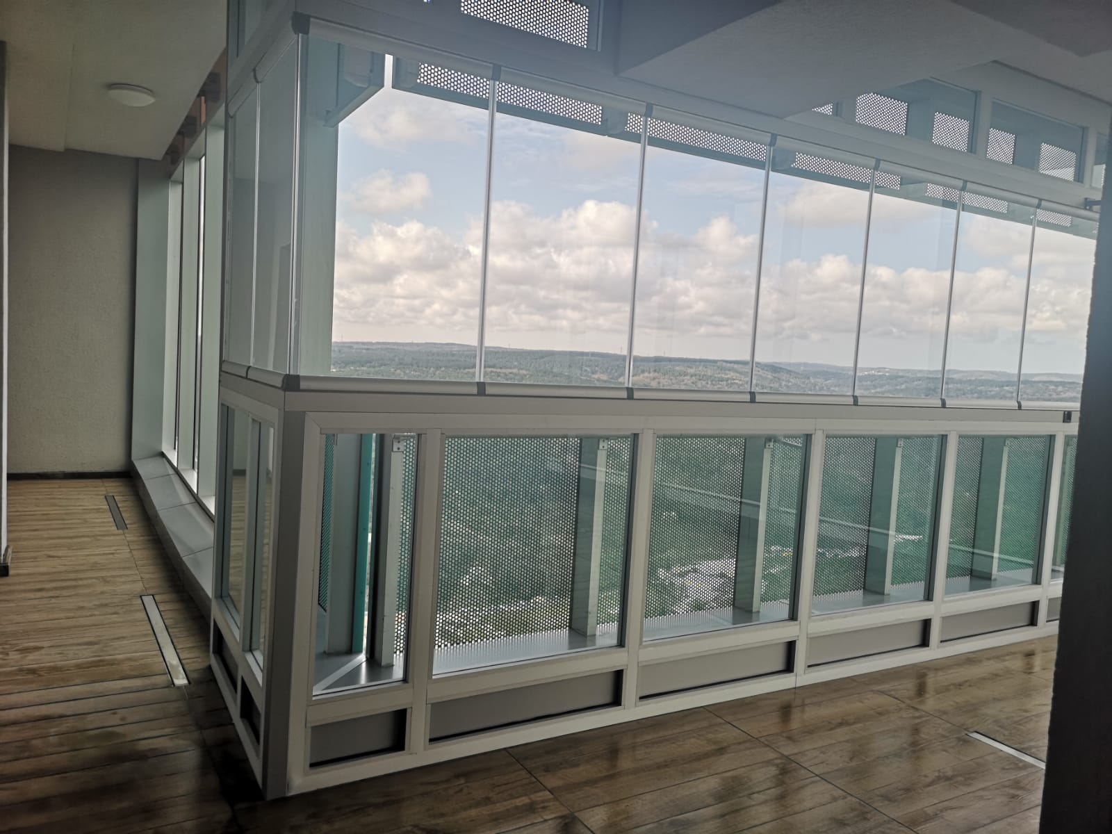 Maslak 1453 cam balkon sistemleri 2 Maslak 1453 cam balkon sistemleri 2